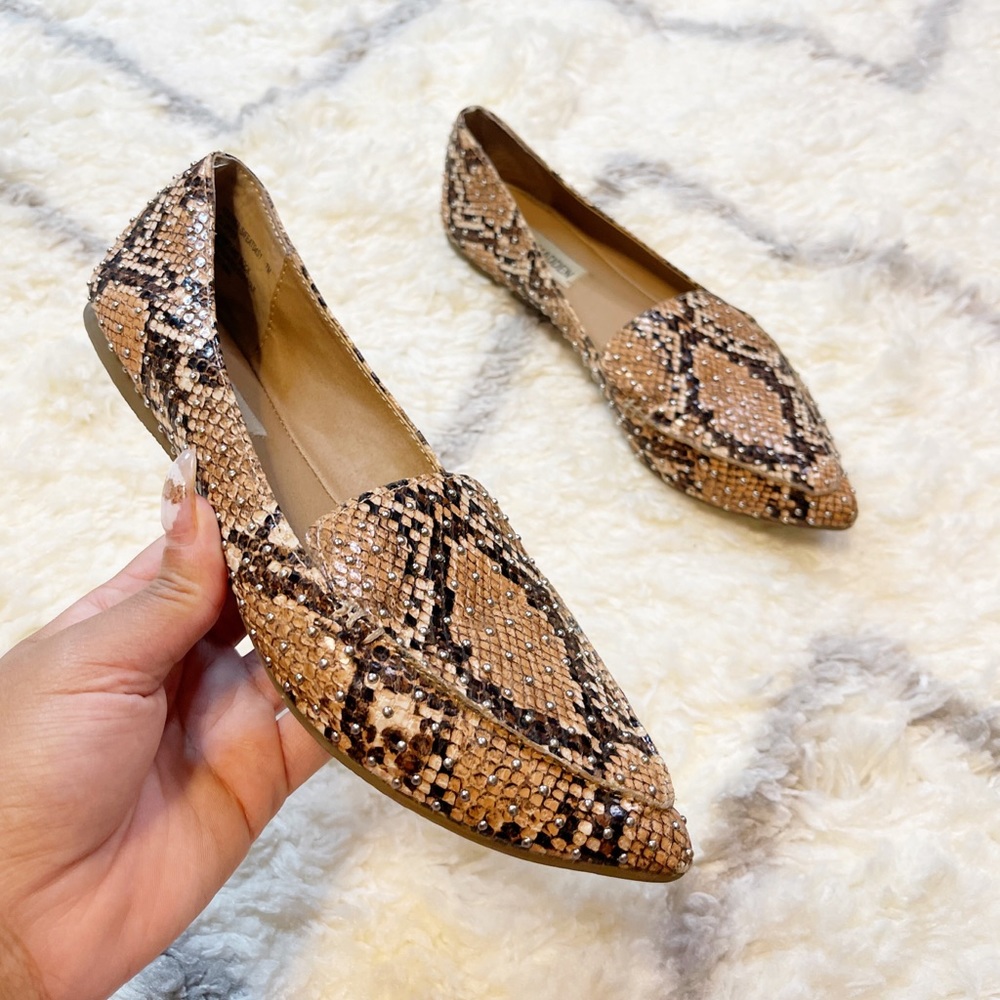 Steve Madden Flats Snake Print Brown Black Studs Pointed Toe size 7